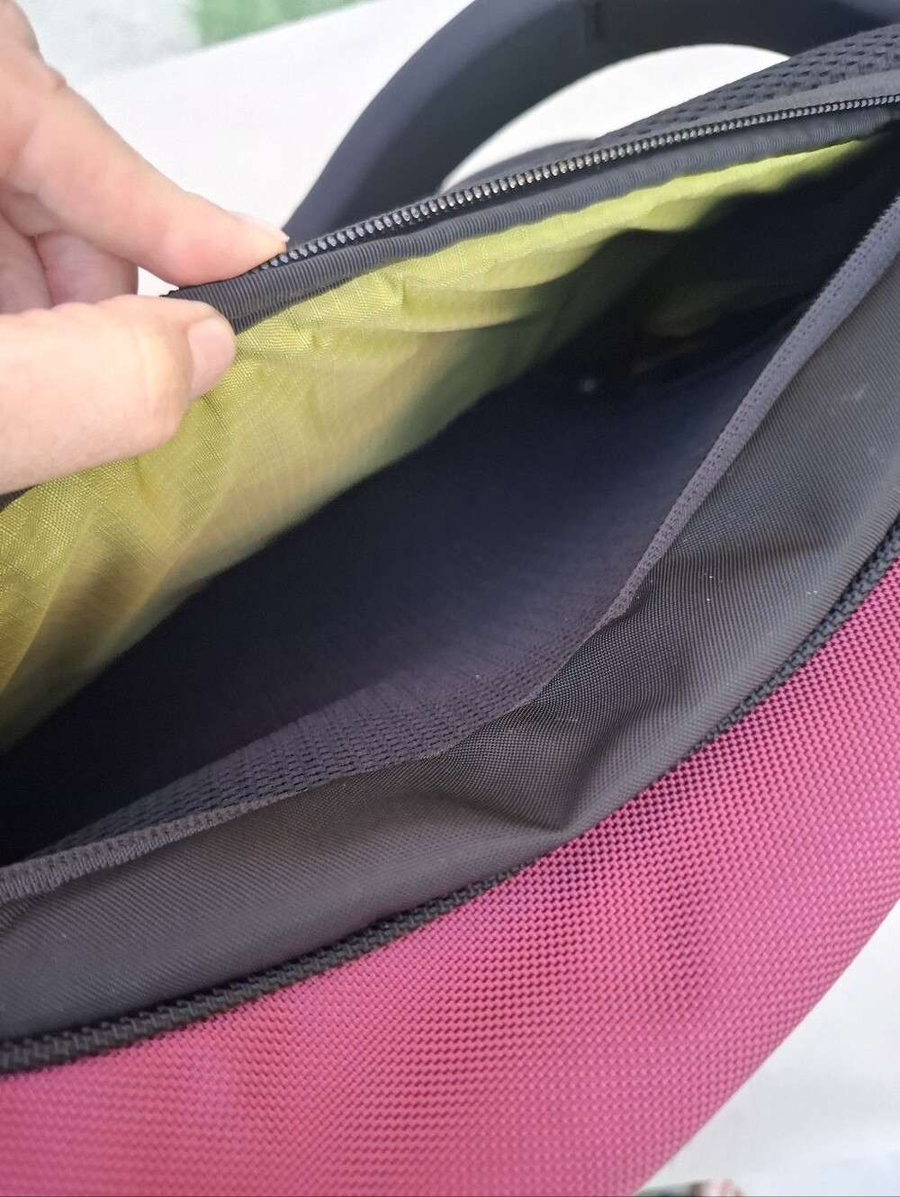 Tom Bihn Synik 22 Raspberry Backpack - Picture 6 of 10